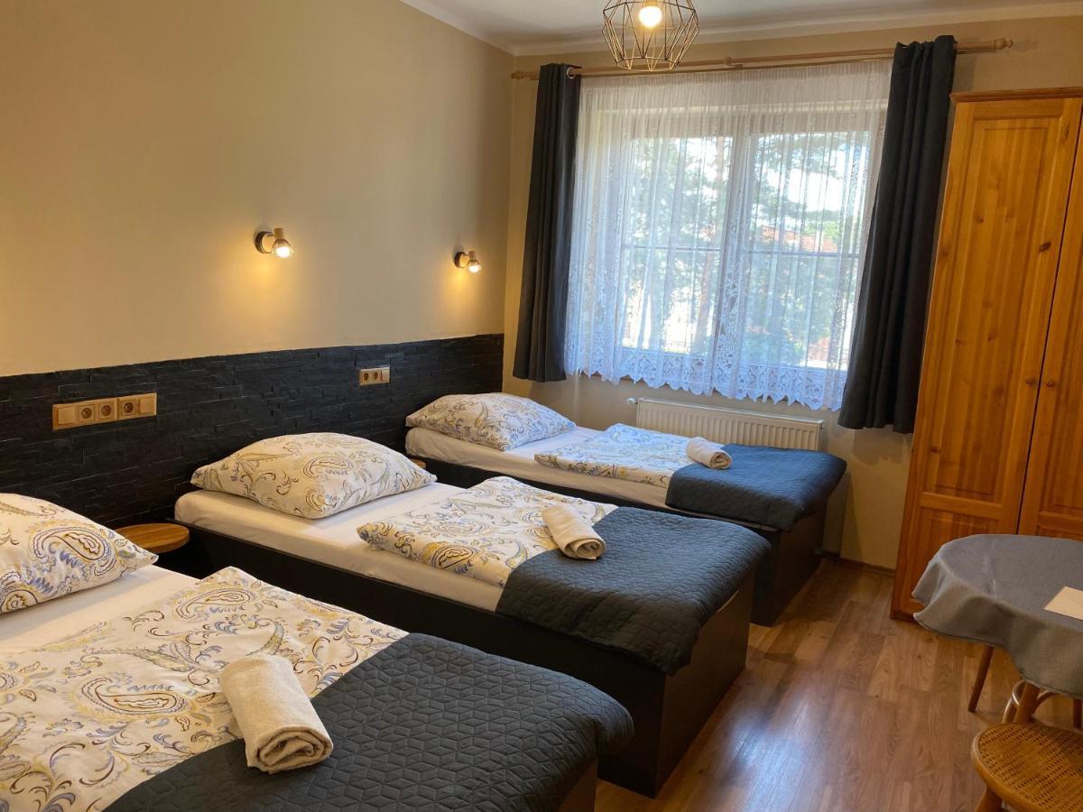 Penzion Pri Kastieli Братислава Экстерьер фото
